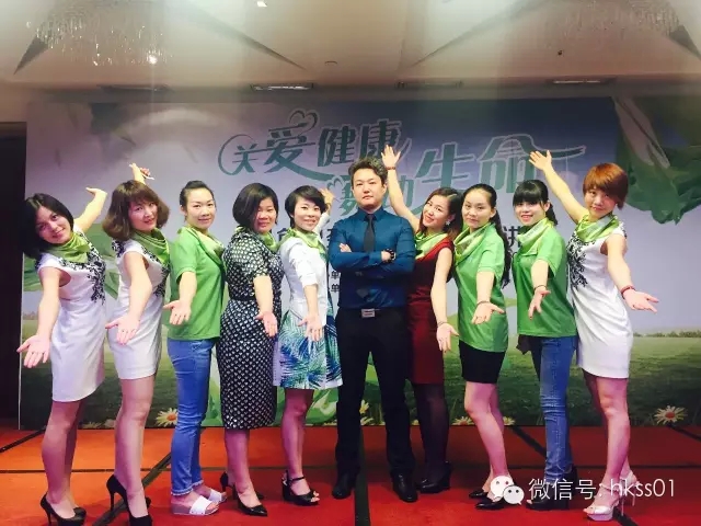 李橋博士與團(tuán)隊(duì)合影